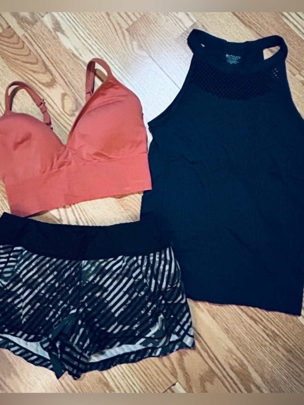 3 Pieces Athleta Pieces SZ Small 1 Sports Bra 1 Black Tank Top & 1 Shorts - Picture 1 of 12